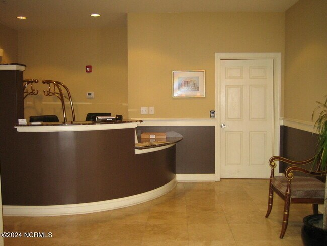 Building Photo - 124 Walnut St