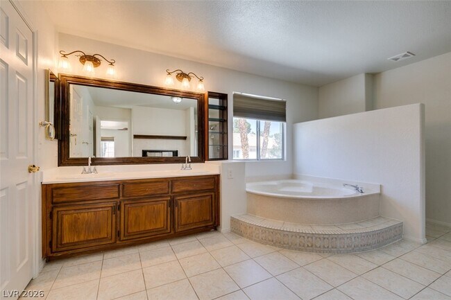 Building Photo - 8224 Tivoli Cove Dr
