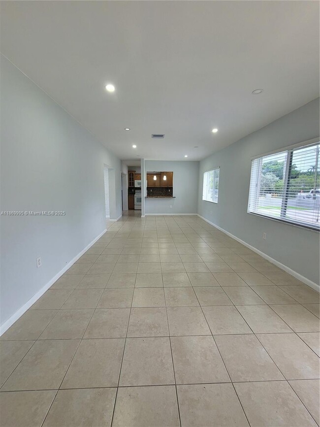 Building Photo - 8839 SW 28th St