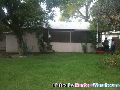 Building Photo - 1341 E Hall St