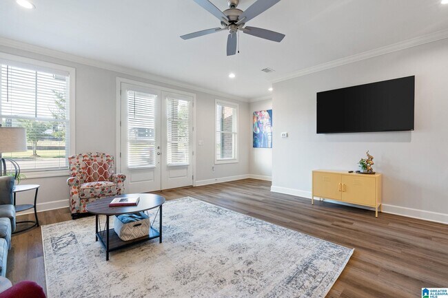 Building Photo - 829 21st Ave E