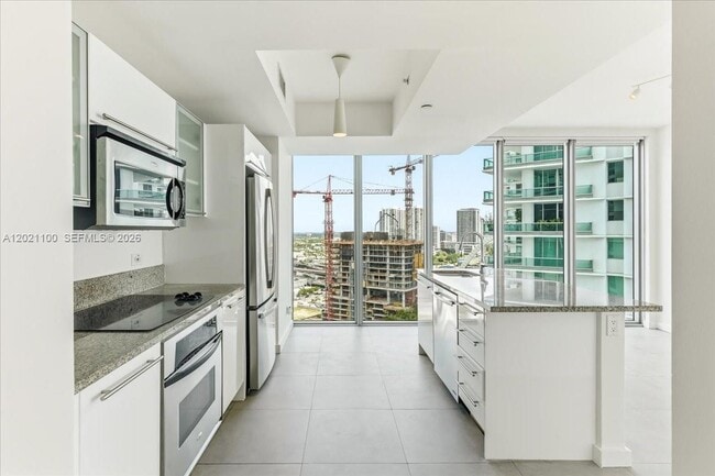 Building Photo - 888 Biscayne Blvd