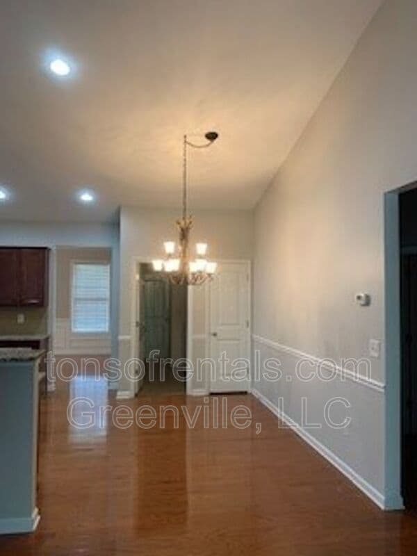 Building Photo - 205 Silver Hawk Dr