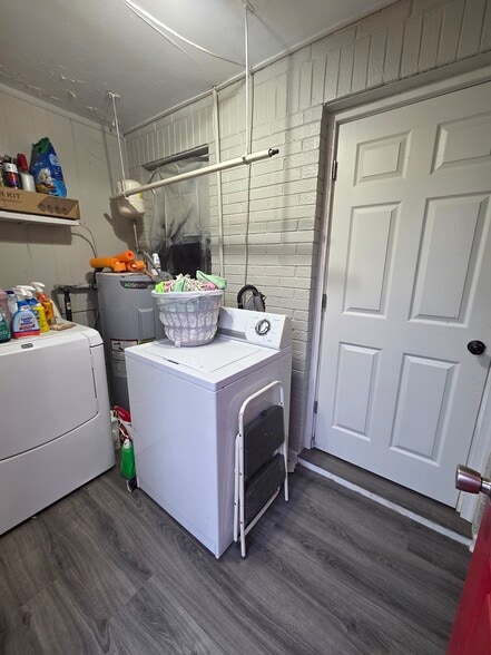 Building Photo - 1716 Fayetteville Hwy