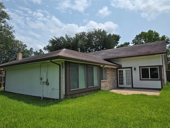 Building Photo - 3434 Streamside Ln