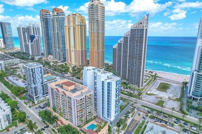 Building Photo - 17550 Collins Ave