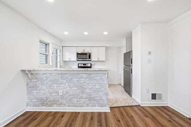 Building Photo - MOVE IN READY!! Freshly Updated 3-Bedroom Home for Rent