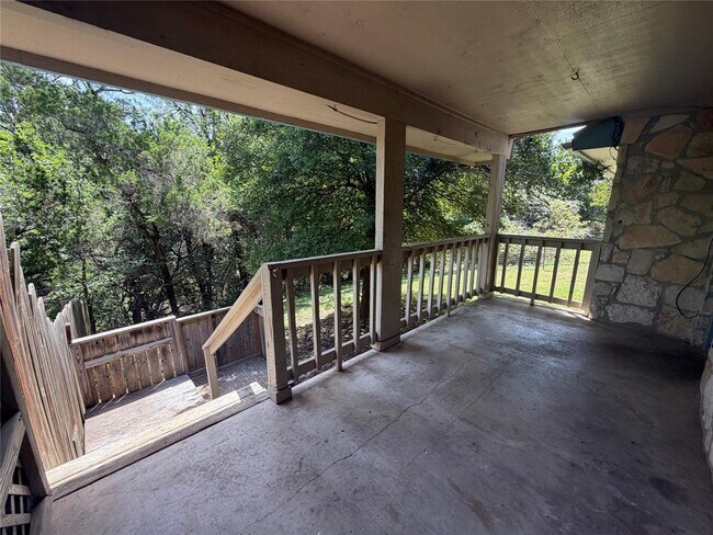 Building Photo - 11101 Oak Branch Dr
