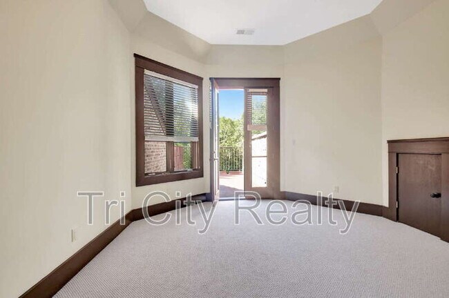 Building Photo - 250 Moss Creek Walk