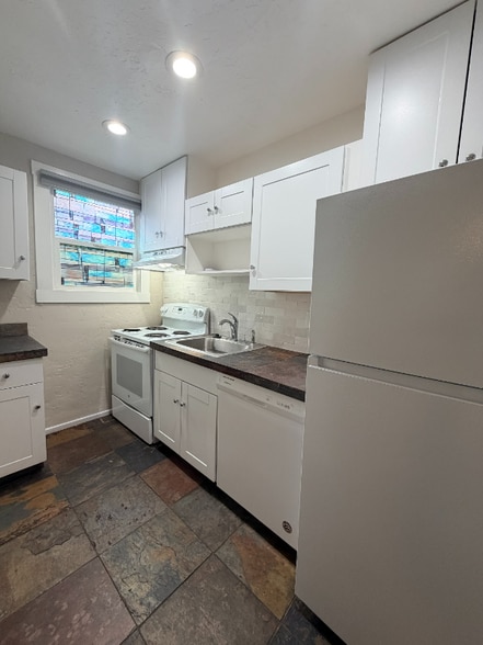 Building Photo - 827 E 100 S