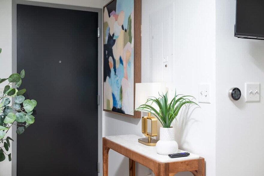 Building Photo - 425 Massachusetts Ave