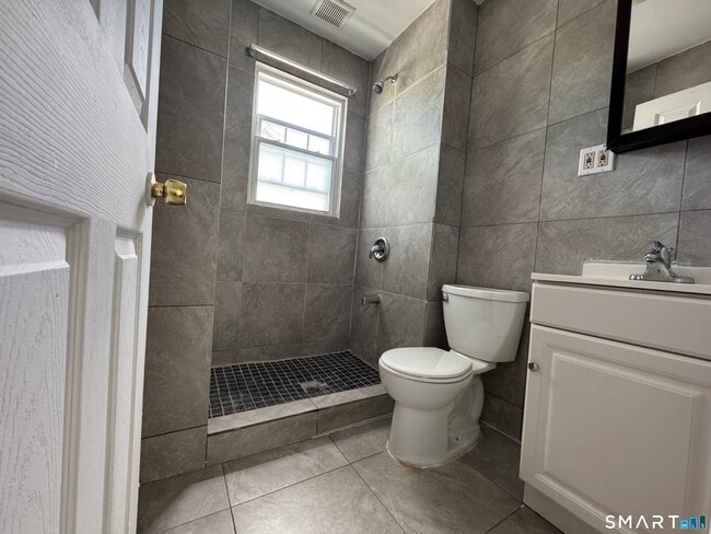 Building Photo - 55 Kings College Pl