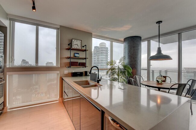 Building Photo - 1080 Brickell Ave