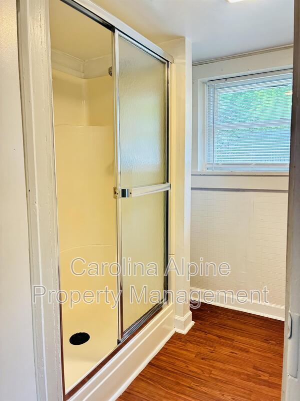 Building Photo - 408 Leland St