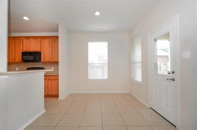 Building Photo - 25835 Orchard Knoll Ln