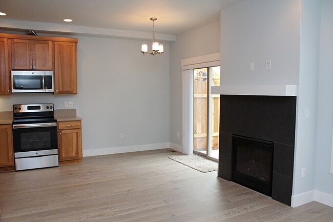 Building Photo - 827 NW Victoria Ave