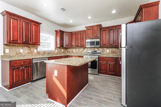 Building Photo - 107 Heritage Club Trail