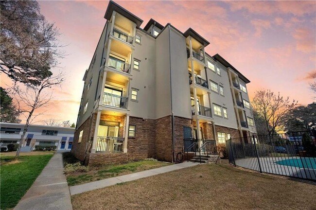 Building Photo - 2230 Cheshire Bridge Rd NE