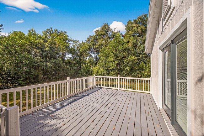 Building Photo - MOVE IN SPECIAL: HALF OFF first full month of rent!!!