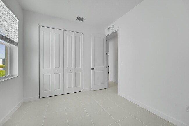 Building Photo - 3462 Cedar Grv Dr