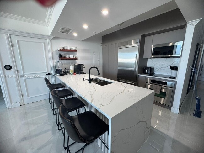 Building Photo - 1830 S Ocean Dr