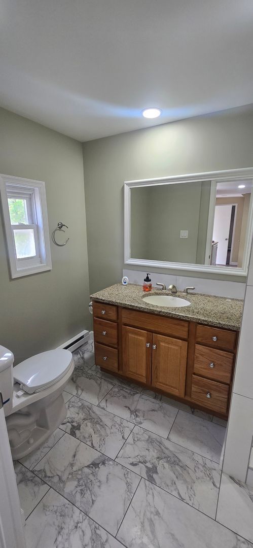 Building Photo - 3 Bedroom House with large yard and extra space!