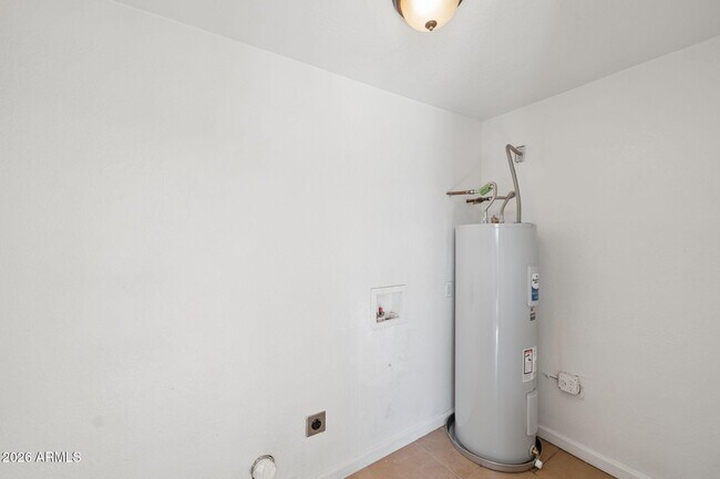 Building Photo - 8137 W Trafalgar Ave