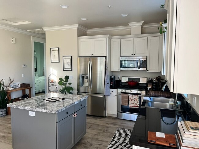 Building Photo - 399 Foothill Blvd