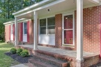 Building Photo - Welcome to Yorktown with a charming rural feel!