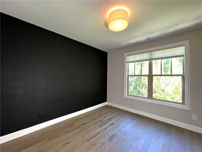 Building Photo - 4353 Parkside Pl