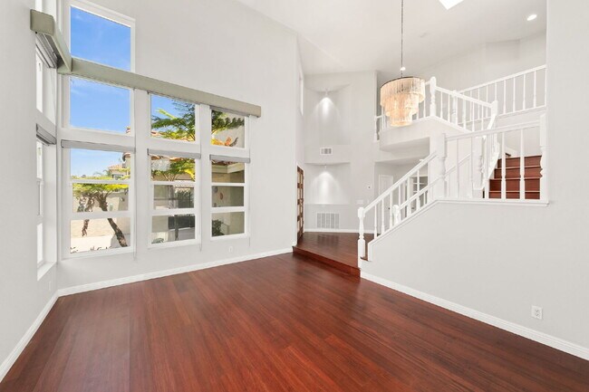 Building Photo - Stunning 4BR + Office/Den, 3BA View Home with 3-Car Garage!