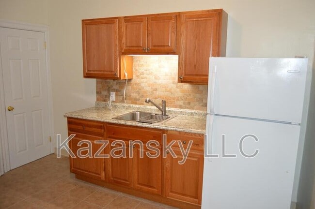 Primary Photo - 5449 N 6th St