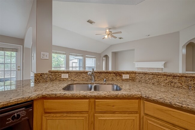 Building Photo - 8714 Pleasantbrook Dr