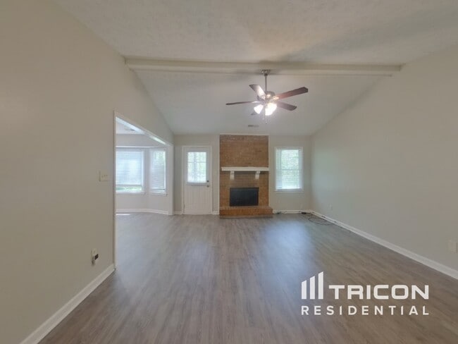 Building Photo - 125 Heritage Way