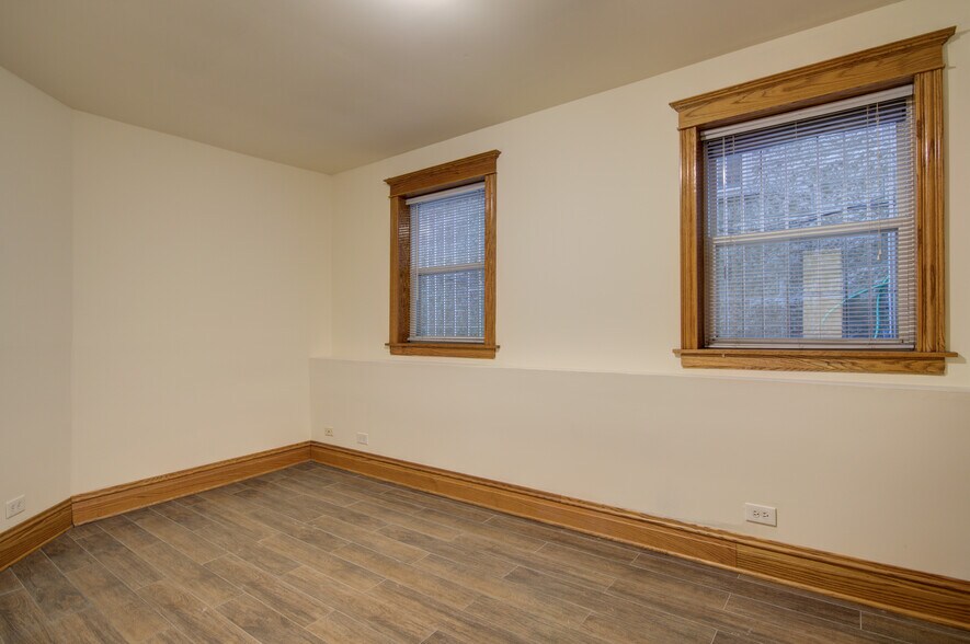 Building Photo - 1817 N Clybourn Ave