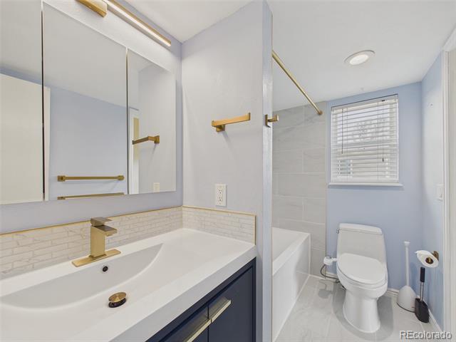 Building Photo - 12610 Elm St