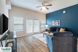 Building Photo - 655 W Mallard Creek Church Rd