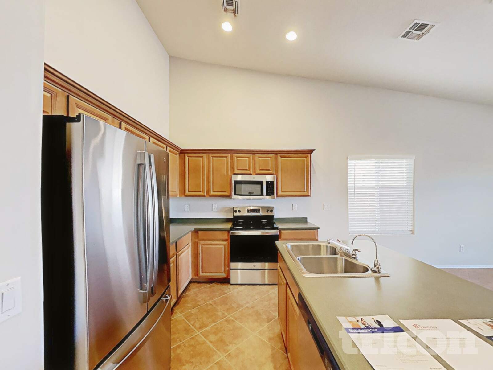 Building Photo - 41180 W Bravo Dr