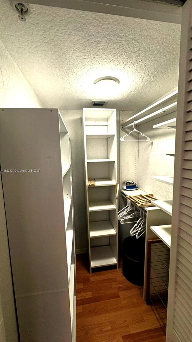 Building Photo - 7326 Collins Ave