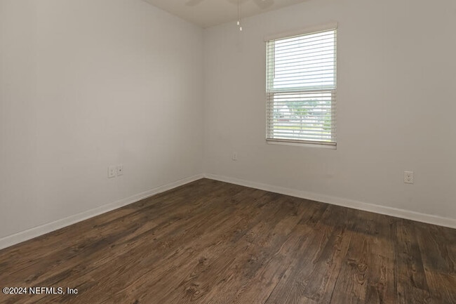 Building Photo - 541 EISEMAN Way