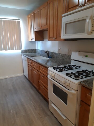 Building Photo - 4438 Murietta Ave