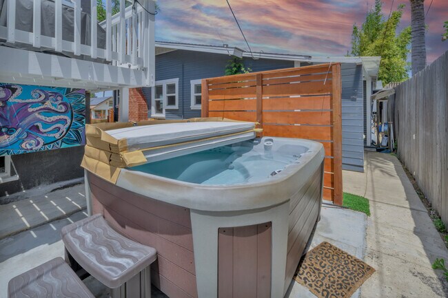 Building Photo - 4129 Vermont St