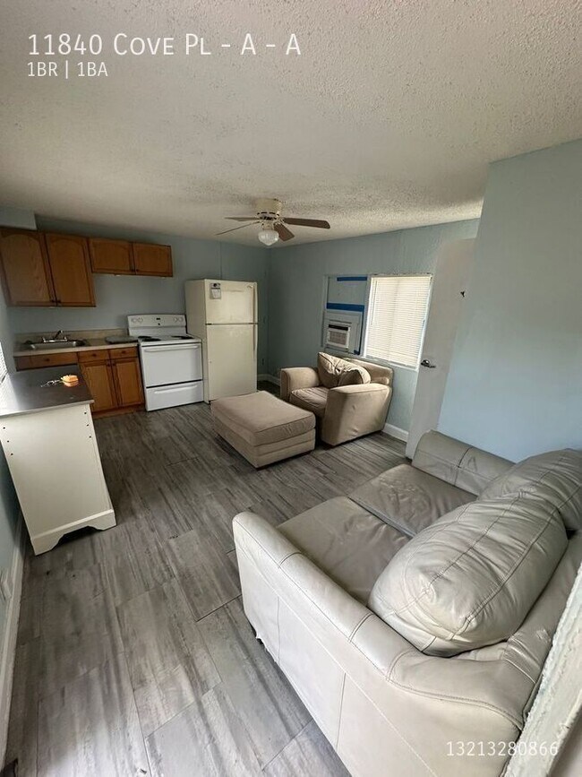 Building Photo - 11840 Cove Pl