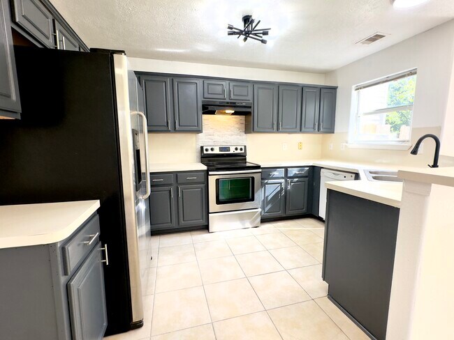 Building Photo - 4126 Mallow St