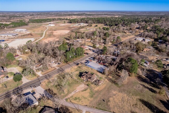 Building Photo - 2201 Badger Ln