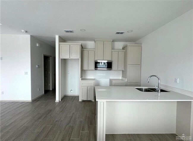 Building Photo - 13 N 58th St