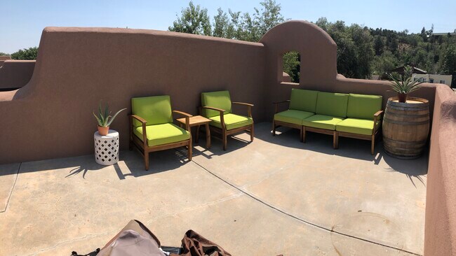 Rooftop patio - 27 Crystal Park Rd