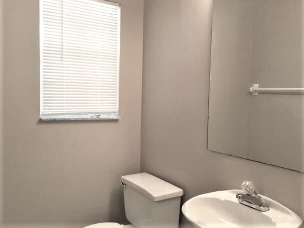 Building Photo - 1054 Royal Oaks Dr