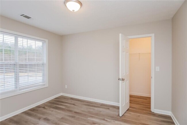Building Photo - 3437 Pate Creek View