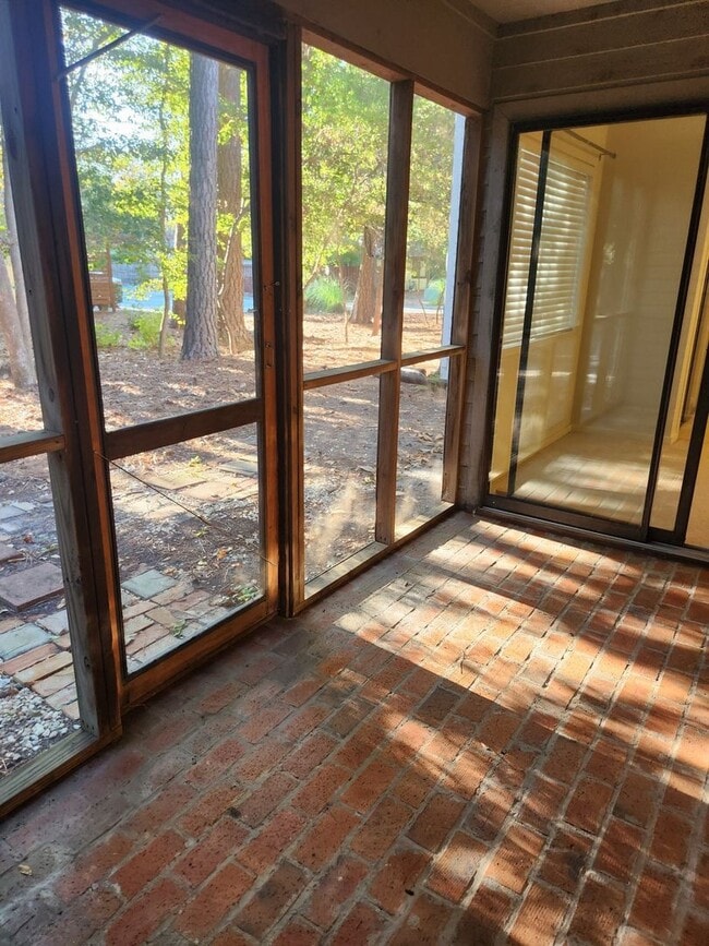 Building Photo - 2 Bedroom Condo Close to Wrightsville Beach